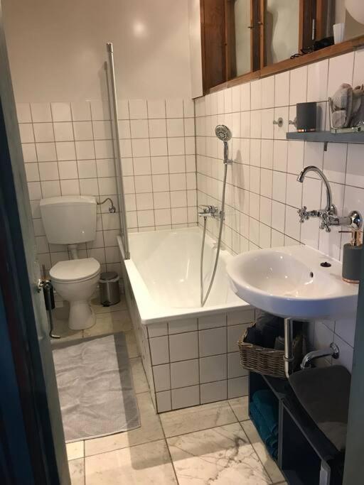Ferienwohnung Idylle Unter Reet, Gemuetliche Ferienwohnug Haseldorf Exterior foto